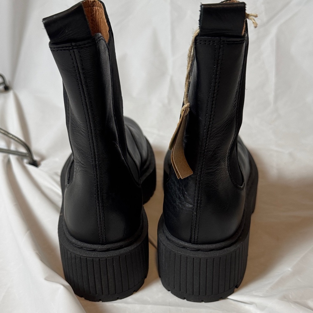 NWT Ten Points Black Alina Chelsea Boots - Picture 6 of 11